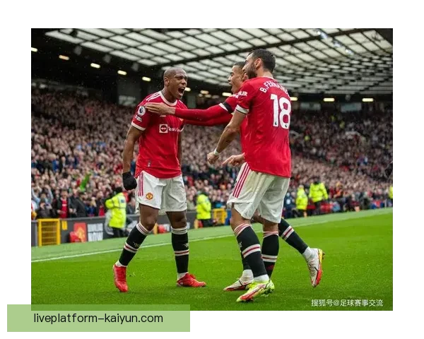 B费本赛季射门方式多样，远射与定位球表现稳健